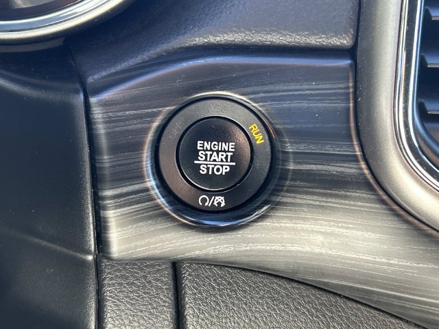 Used 2019 Jeep Grand Cherokee Laredo AWD/4WD image 22