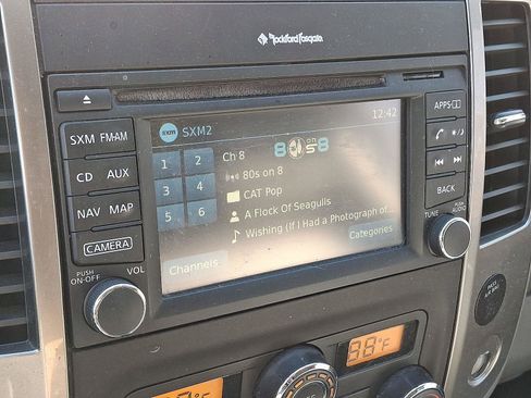 Used 2014 Nissan Frontier SL w/ SL Moonroof Package image 17