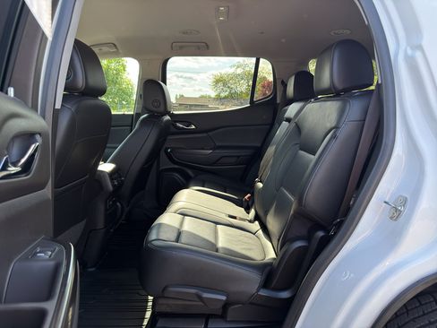 Used 2021 GMC Acadia SLT w/ Preferred Package AWD/4WD image 16