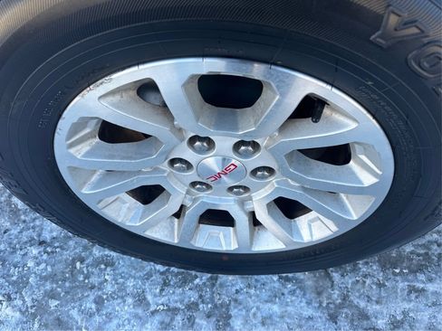 Used 2018 GMC Yukon XL SLT w/ Open Road Package image 17