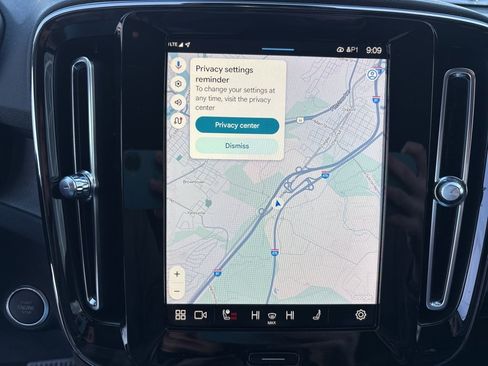 Used 2023 Volvo XC40 B5 Core w/ Protection Package Premier image 21