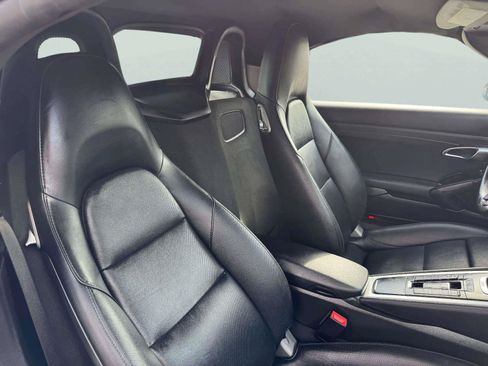 Used 2018 Porsche 718 Boxster RWD image 40
