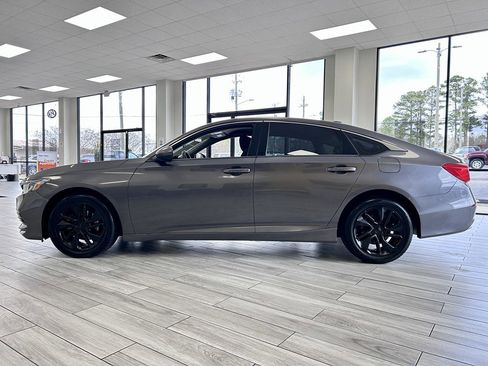 Used 2018 Honda Accord LX image 4