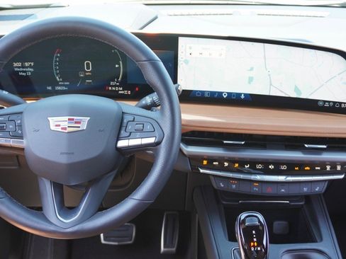 Used 2025 Cadillac XT4 Sport w/ LPO, Onyx Lite Package AWD/4WD image 30