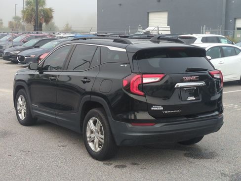Used 2023 GMC Terrain SLE w/ Driver Convenience Package FWD image 6