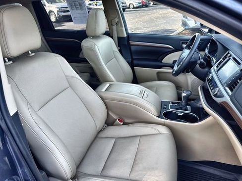 Used 2019 Toyota Highlander Limited Platinum image 34
