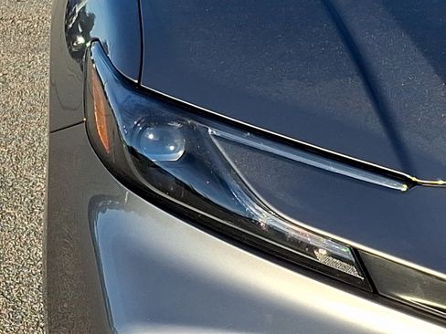 Used 2025 Toyota Camry SE image 9