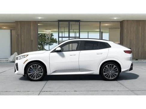 New 2025 BMW X2 xDrive28i w/ Premium Package image 4