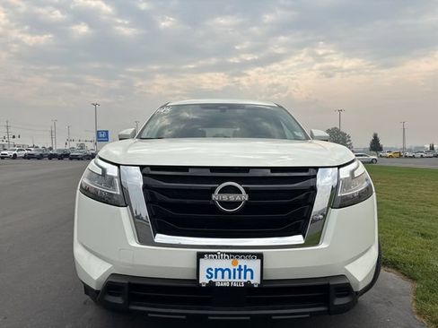 Used 2022 Nissan Pathfinder SV AWD/4WD image 8