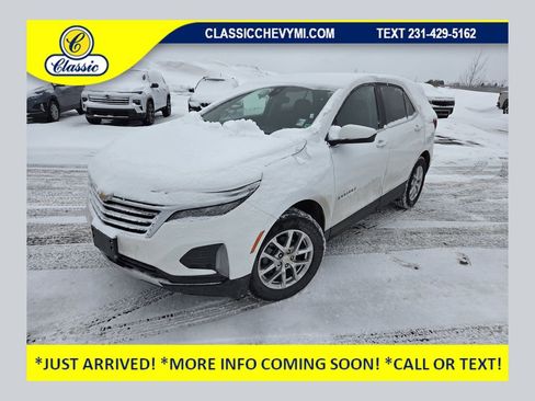 Used 2024 Chevrolet Equinox LT image 1