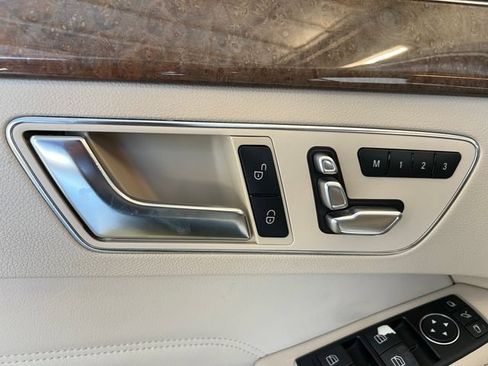 Used 2016 Mercedes-Benz E 350 Sedan image 37