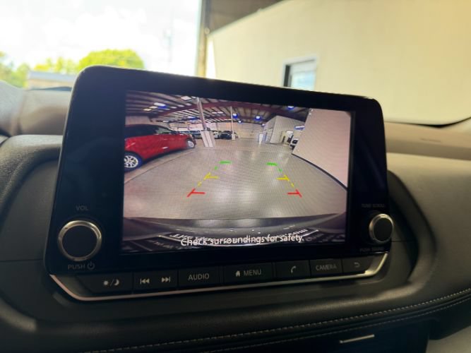 Used 2023 Nissan Rogue SV FWD image 16