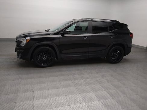 Used 2023 GMC Terrain SLE w/ Driver Convenience Package FWD image 2