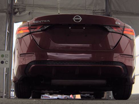 Used 2024 Nissan Sentra SV w/ SV Premium Package image 8