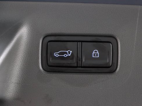Used 2025 Hyundai Santa Fe SEL FWD image 31