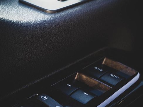 Used 2015 Ford F250 Platinum w/ FX4 Off-Road Package image 15