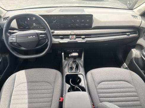 Used 2025 Kia K4 EX FWD image 11