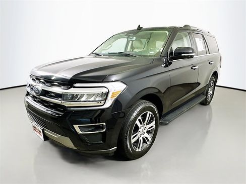 Used 2024 Ford Expedition Limited image 3