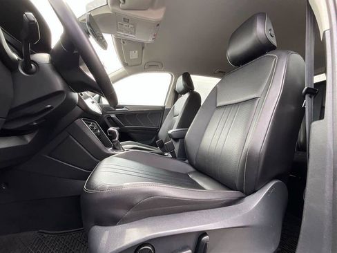Used 2022 Volkswagen Tiguan SE AWD/4WD image 11