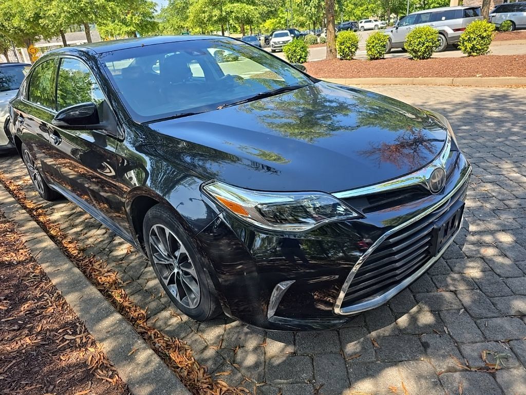 Used 2018 Toyota Avalon XLE FWD image 3