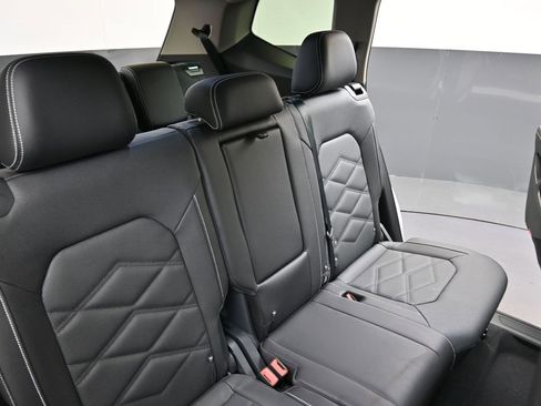 New 2026 Volkswagen Atlas SE image 16