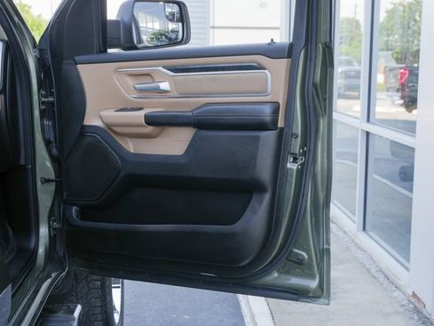 Used 2020 RAM 1500 Big Horn AWD/4WD image 32