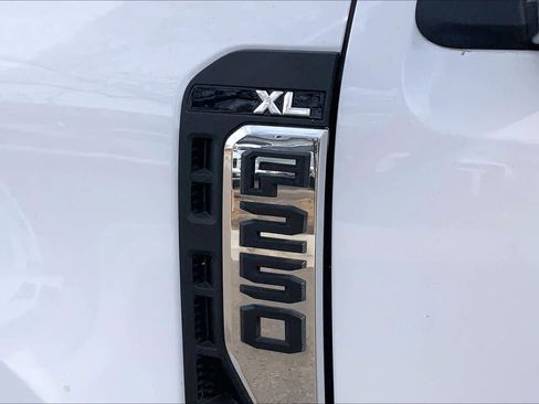 Used 2023 Ford F250 XL w/ Snow Plow Prep Package image 9