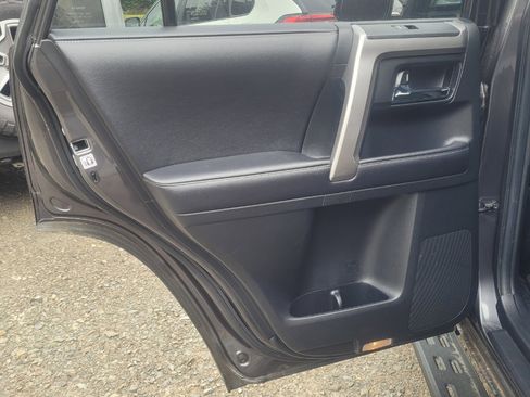 Used 2018 Toyota 4Runner SR5 image 31