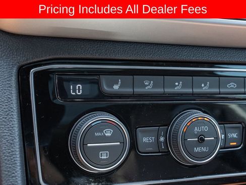 Used 2022 Volkswagen Atlas SEL R-Line AWD/4WD image 18