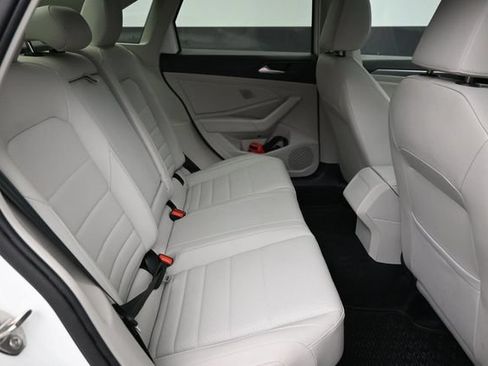 Used 2024 Volkswagen Jetta SE FWD image 14