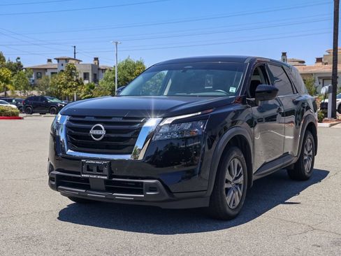 Used 2024 Nissan Pathfinder S w/ Cargo Package FWD image 8