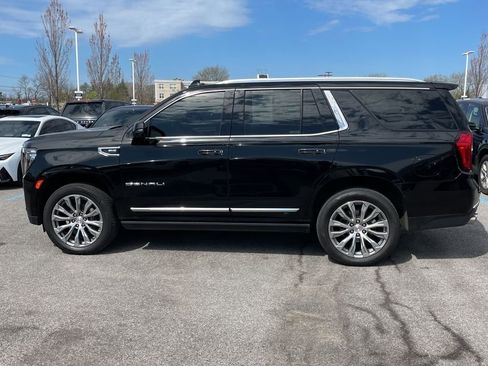 Used 2021 GMC Yukon Denali w/ Denali Premium Package AWD/4WD image 4