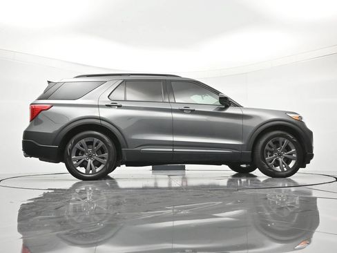 Certified 2023 Ford Explorer XLT w/ Equipment Group 202A RWD image 41