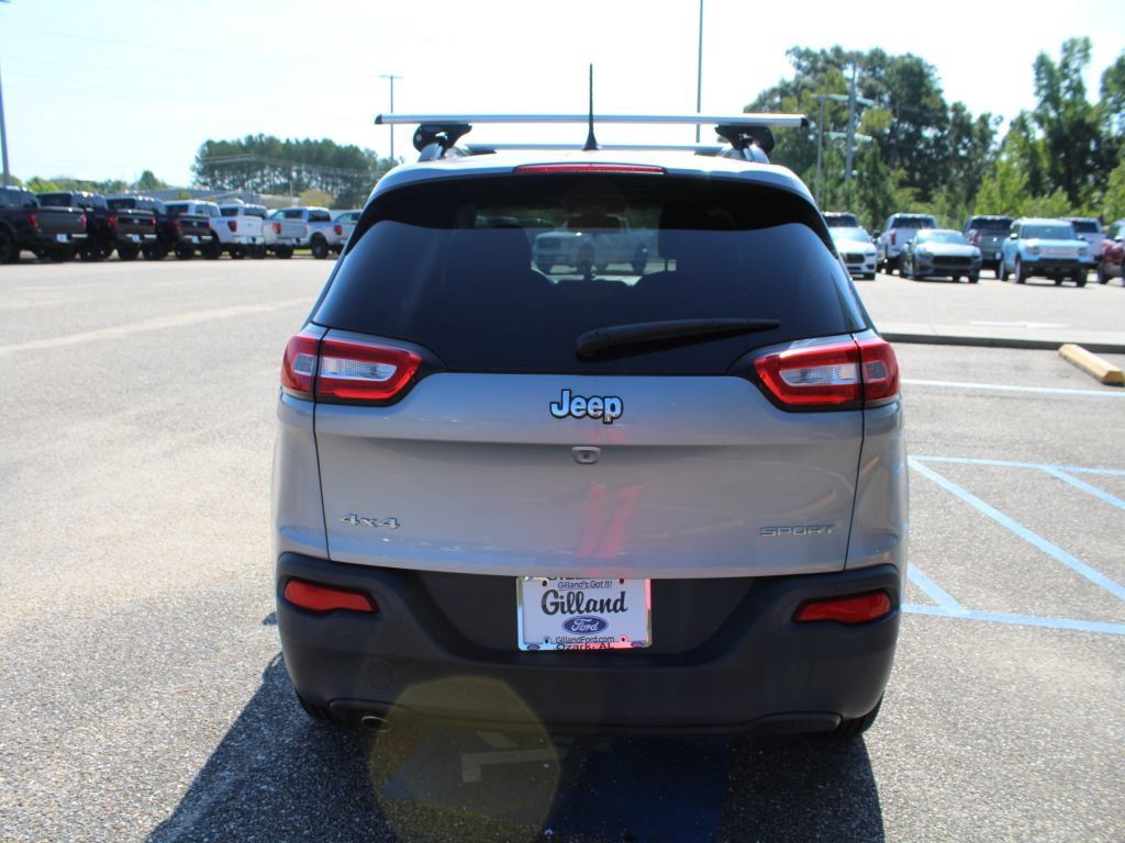 Used 2016 Jeep Cherokee Sport AWD/4WD image 7