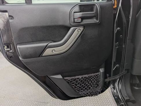 Used 2018 Jeep Wrangler Unlimited Sport S AWD/4WD image 16