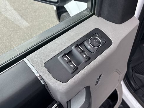 Used 2018 Ford F150 XLT AWD/4WD image 25