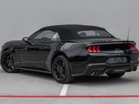 Used 2025 Ford Mustang GT Premium RWD image 9