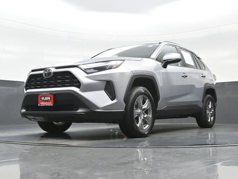 Used 2024 Toyota RAV4 XLE FWD image 28