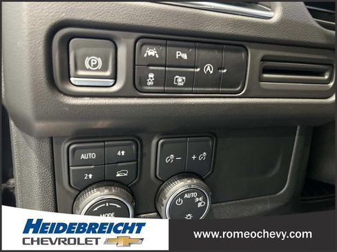 Used 2024 Chevrolet Tahoe LT w/ Luxury Package AWD/4WD image 31