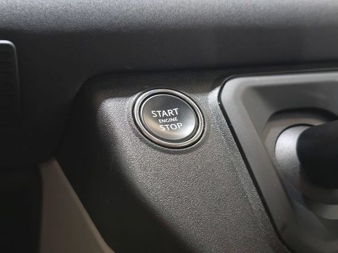 Used 2023 Land Rover Defender 110 SE AWD/4WD image 18