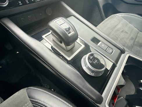 Used 2024 Mitsubishi Outlander SE FWD image 15
