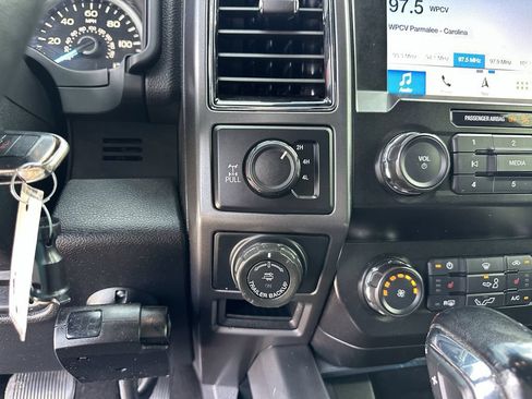 Used 2019 Ford F150 XLT w/ Equipment Group 302A Luxury AWD/4WD image 27