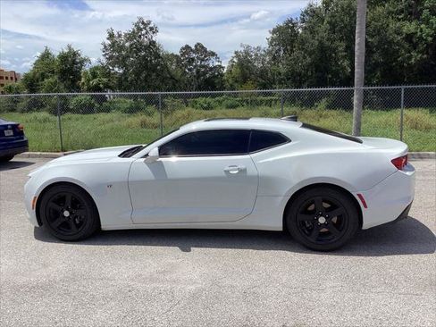 Used 2023 Chevrolet Camaro LT RWD image 7