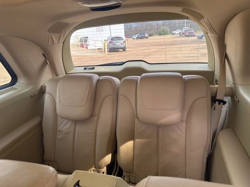 Used 2012 Mercedes-Benz GL 550 4MATIC image 18