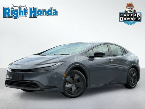 Used 2024 Toyota Prius LE FWD image 1