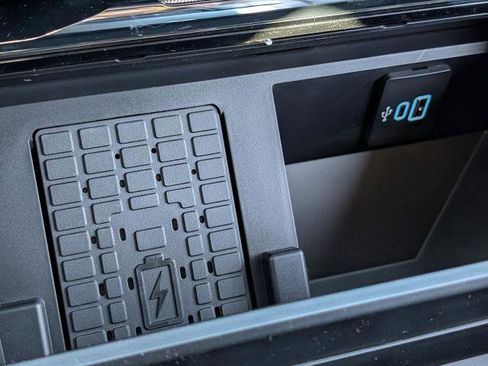 New 2026 Ford F250 Lariat w/ Black Appearance Package image 20