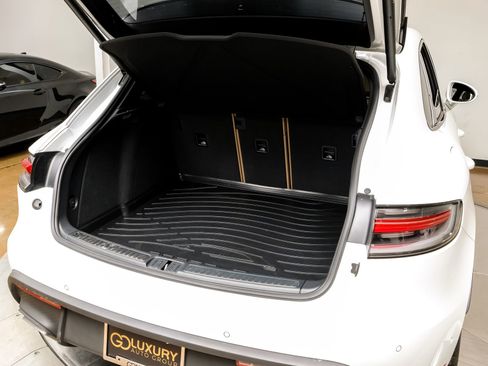 Used 2024 Porsche Macan image 55