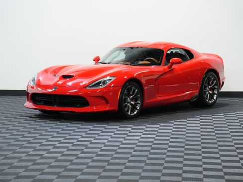 Used 2013 SRT Viper GTS w/ GTS Laguna Interior Pkg image 3