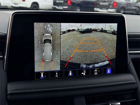 Used 2022 GMC Yukon XL SLT w/ SLT Luxury Package image 23