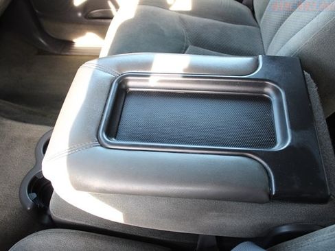 Used 2003 Chevrolet Silverado 2500 LS w/ Snow Plow Prep Package AWD/4WD image 14